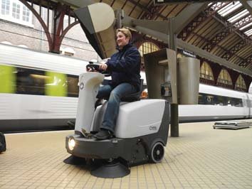 SPAZZATRICE NILFISK SR1000 S