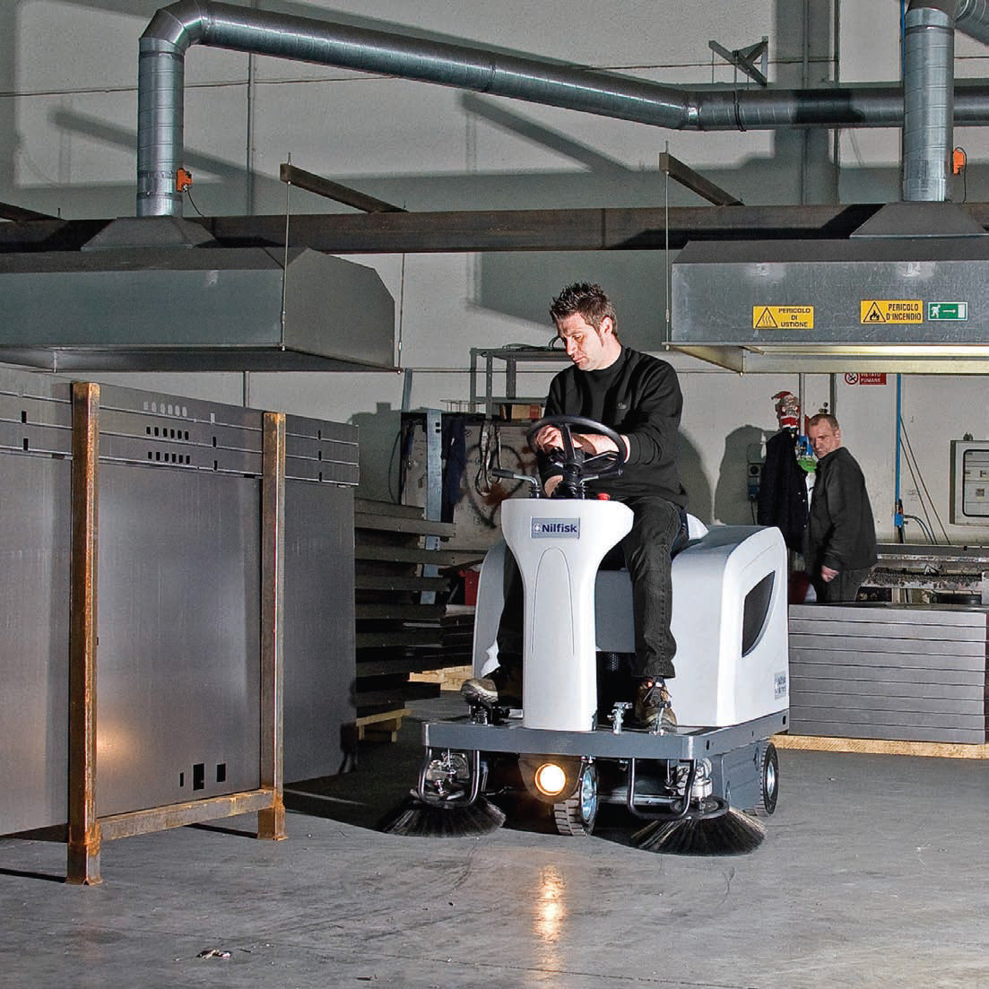 SPAZZATRICE NILFISK SR1101 B